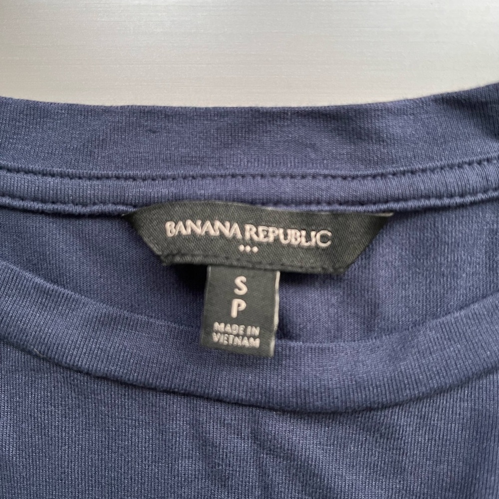 Banana Republic Navy Blouse Top with Pleated Sleeves - Picture 3 of 6